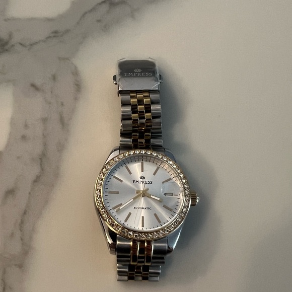 Women's Watch - Picture 3 of 9